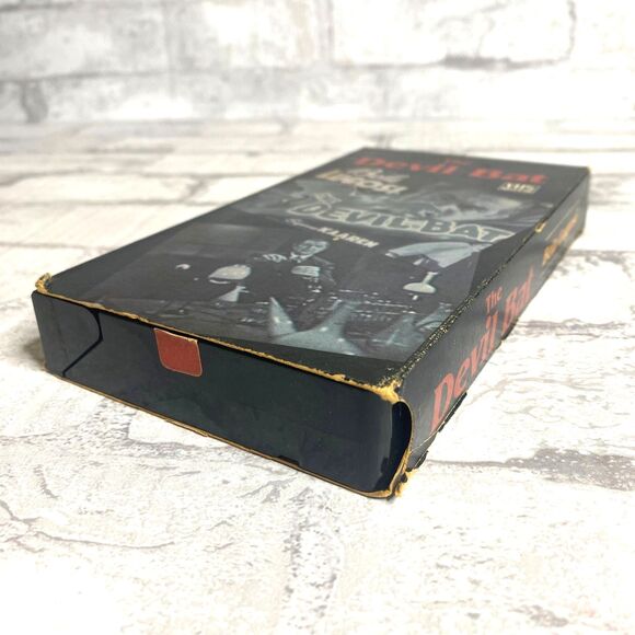 The Devil Bat Bela Lugosi 1985 VHS Black and White Horror Classic 69 Minutes - Picture 4 of 7